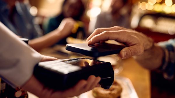 How Mobile Card Readers Help HVAC Technicians Get Paid Faster in the Field